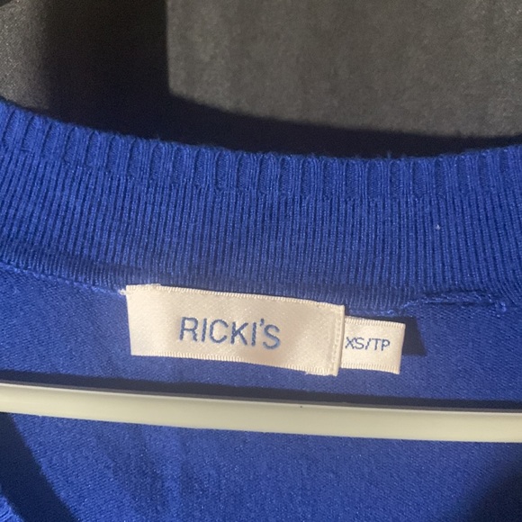 Ricki’s bright blue XS sweater - Picture 2 of 3